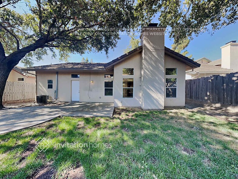 Building Photo - 3042 Pepperridge Dr