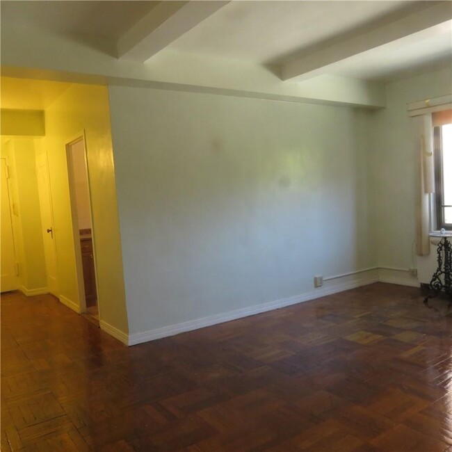 Building Photo - 1651 Metropolitan Ave