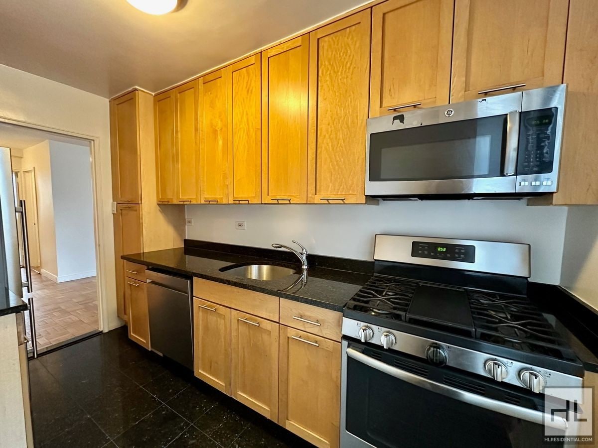 Building Photo - East 79th Street