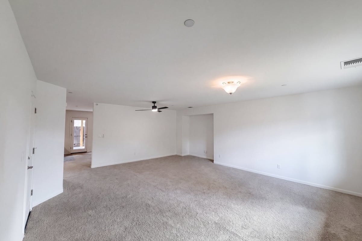 Building Photo - 260 units