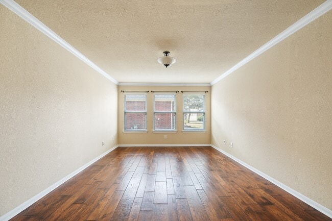 Building Photo - 9515 Denfield Ln