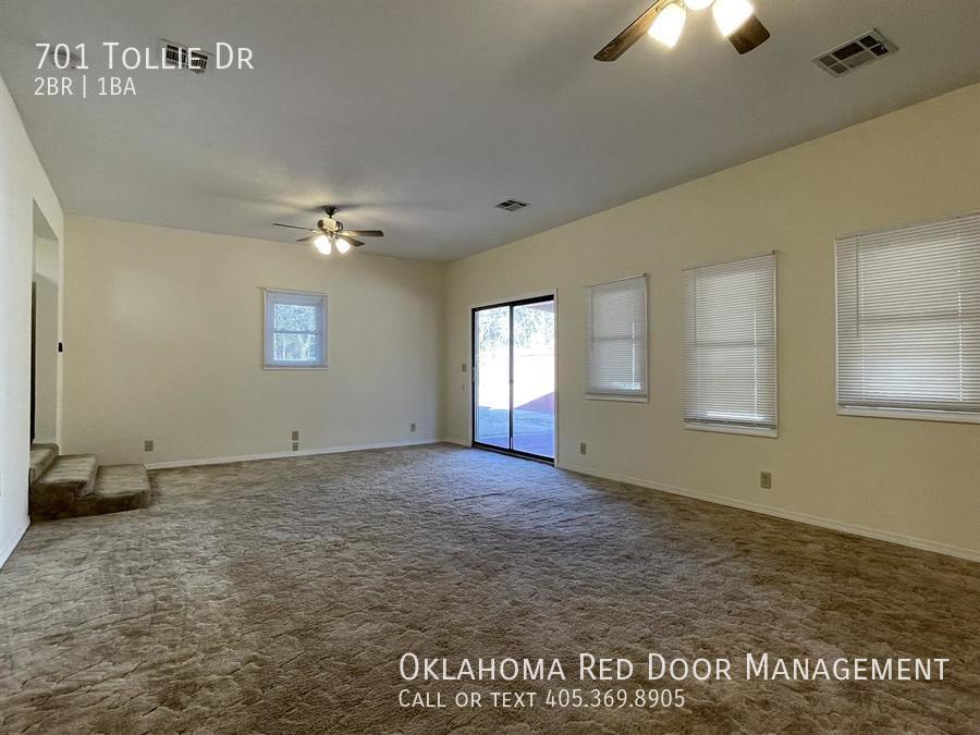 Building Photo - 701 Tollie Dr