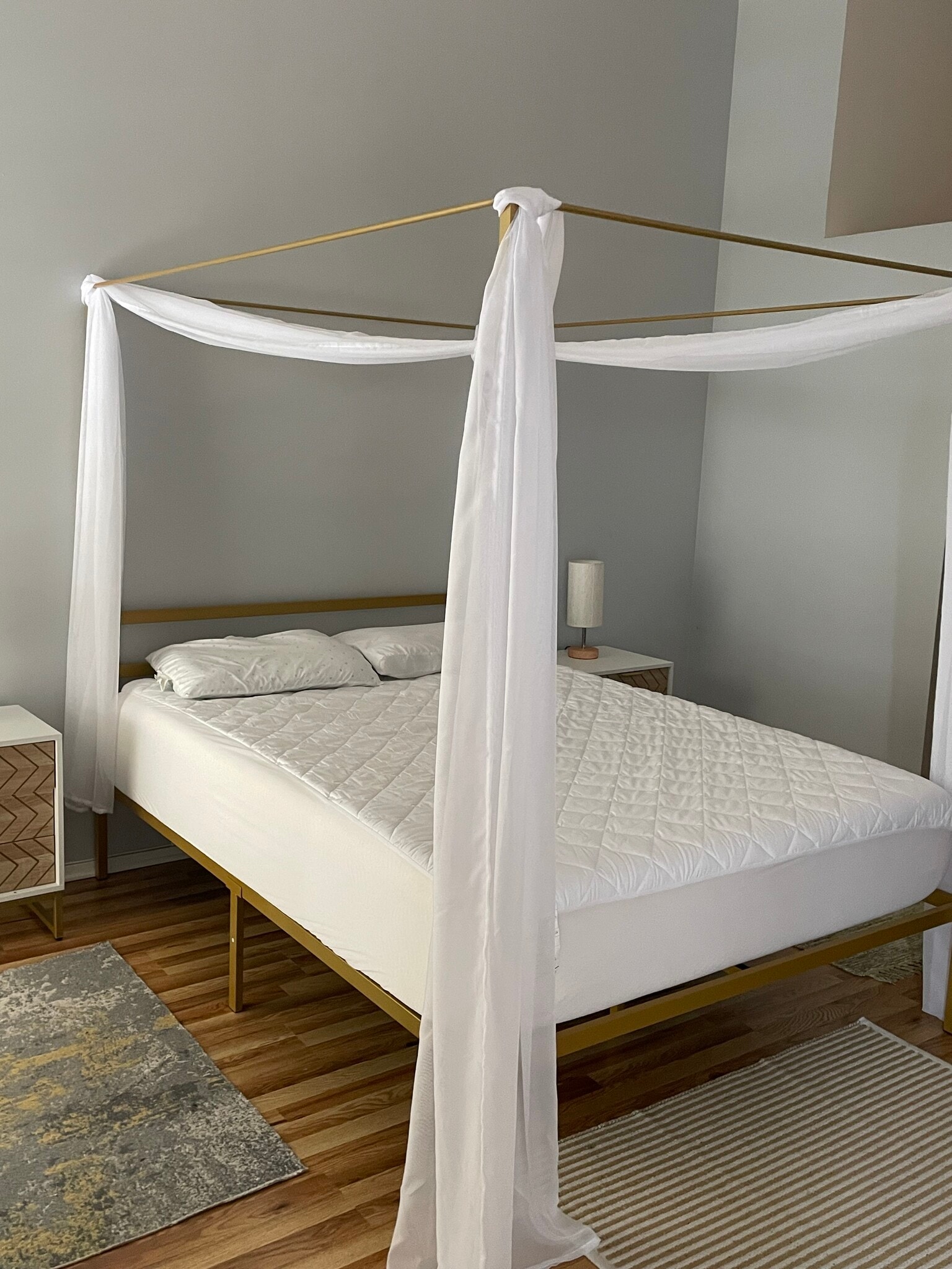 Building Photo - 1000 E 53rd St