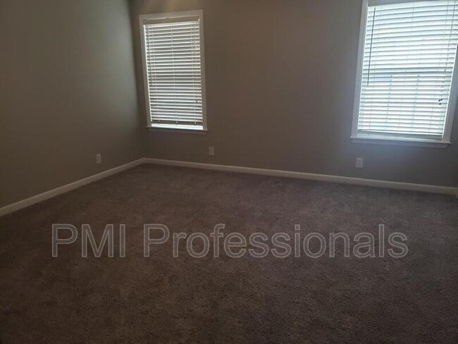 Building Photo - 609 Bonneville Ln