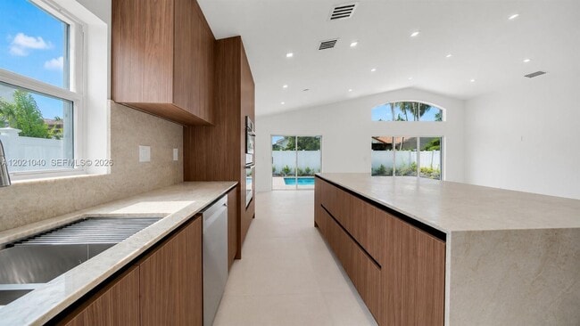 Building Photo - 3330 SW 50th St