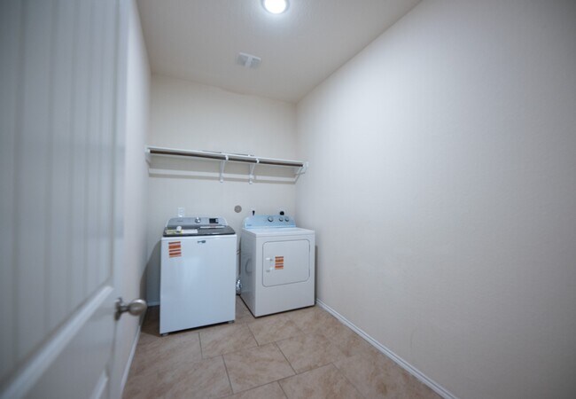 Building Photo - 4306 Romiti Ct