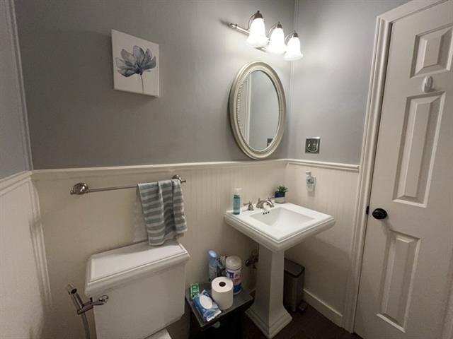 Building Photo - 3909 Meadow Dr