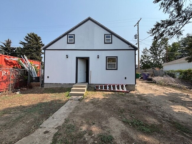 Building Photo - FREE RENT UNTIL OCTOBER 15TH