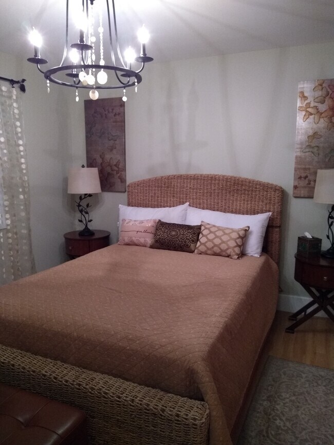 Building Photo - 21253 Lake George Blvd