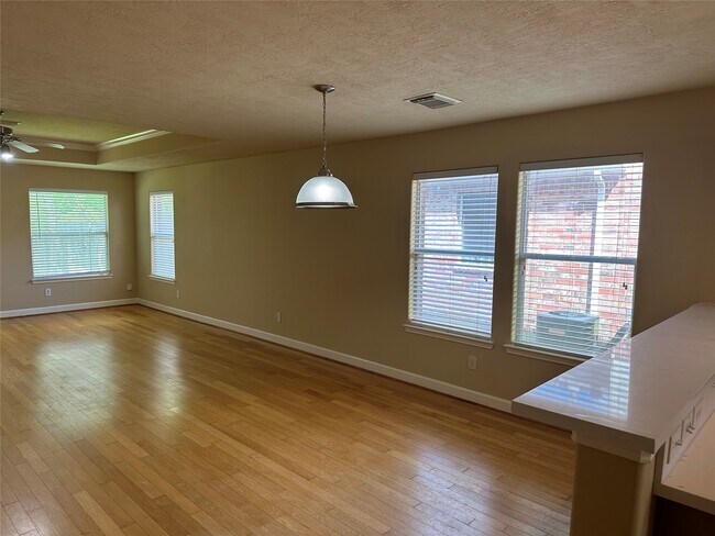 Building Photo - 11827 Edenstone Dr