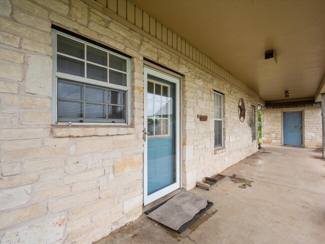 Building Photo - 17645 Hwy 6