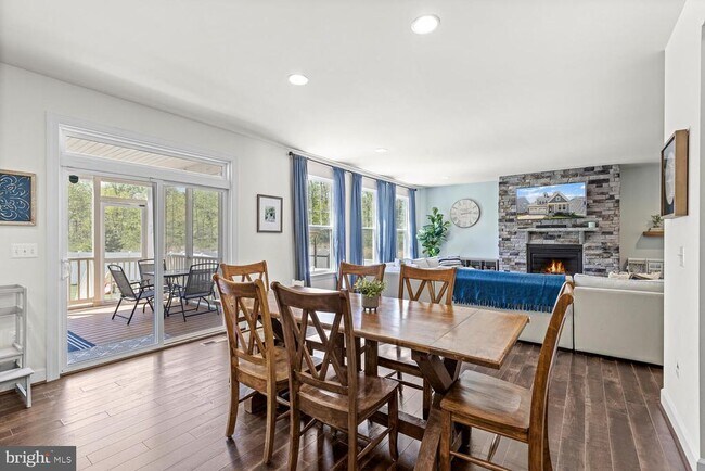 Building Photo - 397 Pear Blossom Rd