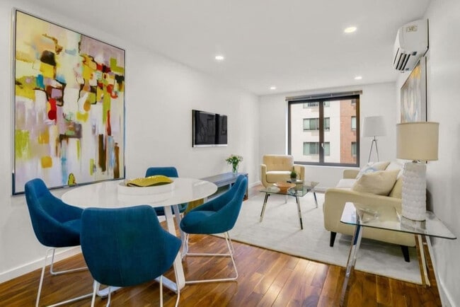 Building Photo - 77 E 110th St