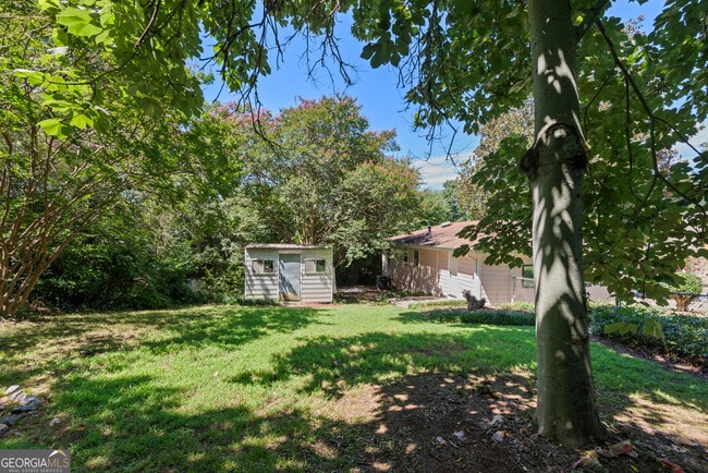 Building Photo - 595 S Poplar St
