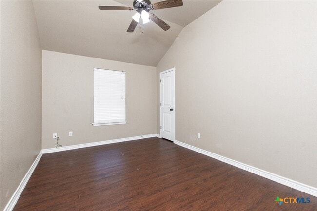 Building Photo - 502 Sladecek Dr