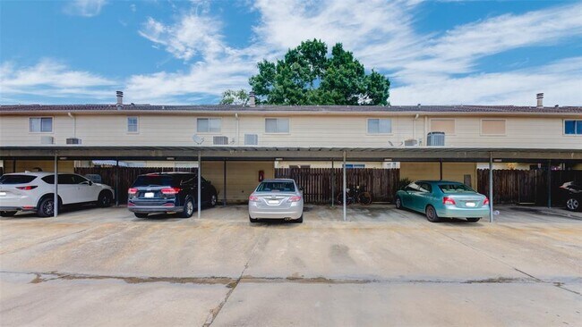 Building Photo - 8102 Amelia Rd