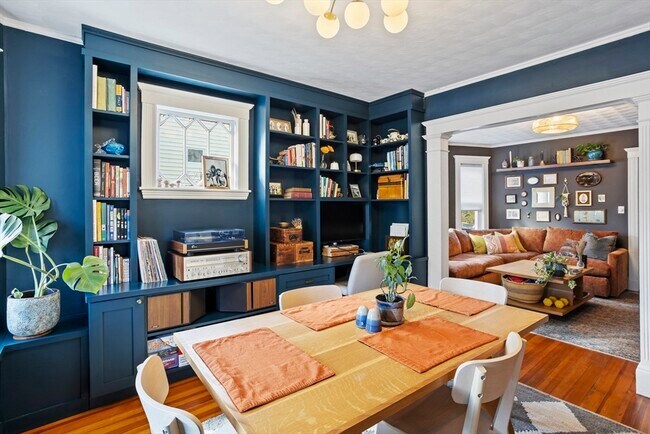 Building Photo - 36 Windsor St