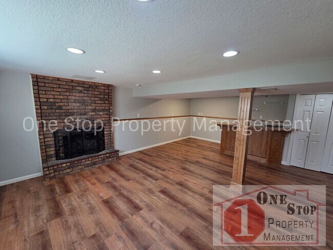 Building Photo - Gorgeous 3 Bedroom, 2.5 Bath in Kearney!