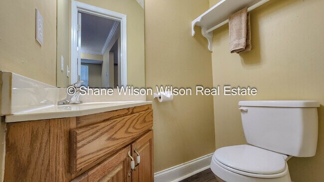Building Photo - Cozy 2 Bedroom 1-1/2 Bath Duplex in Rossville.  Come View today!!