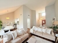 Building Photo - 532 1/2 Via De La Valle