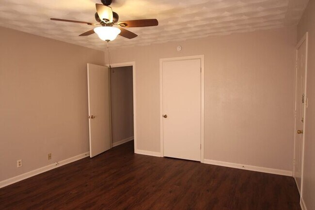 Building Photo - COMING SOON! Expansive 4 Bedroom, 2 Bath in Tyler!