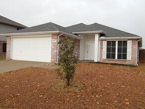 Building Photo - ***Pre- Marketing*** Cozy 3-Bedroom Home w...