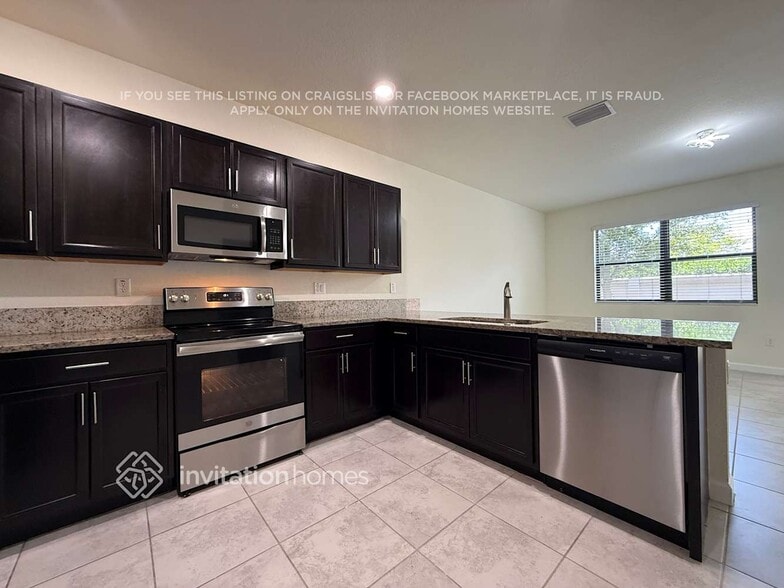 Building Photo - 10550 W 35th Way