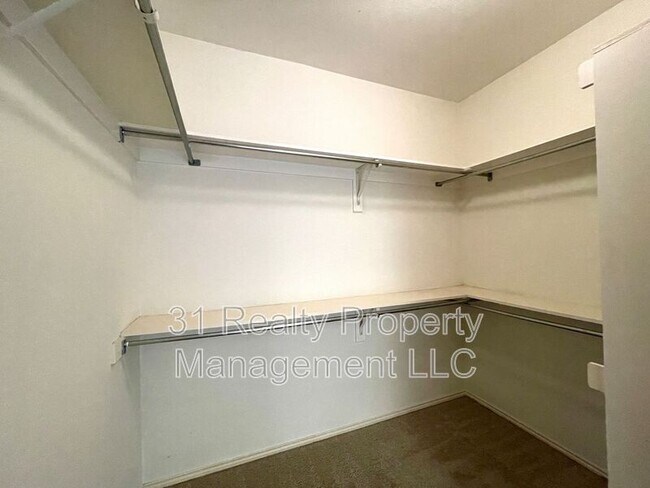 Building Photo - 4108 Hedgerow Dr