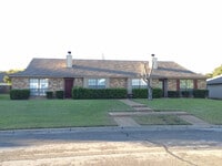 Building Photo - Duplex