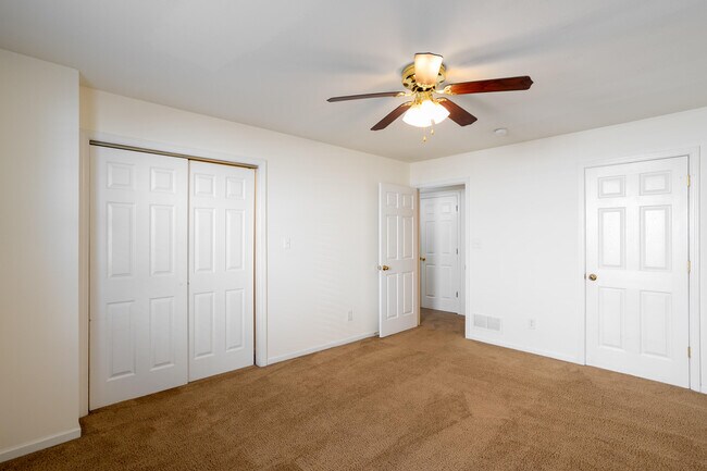 Building Photo - 1704 Juniper Dr