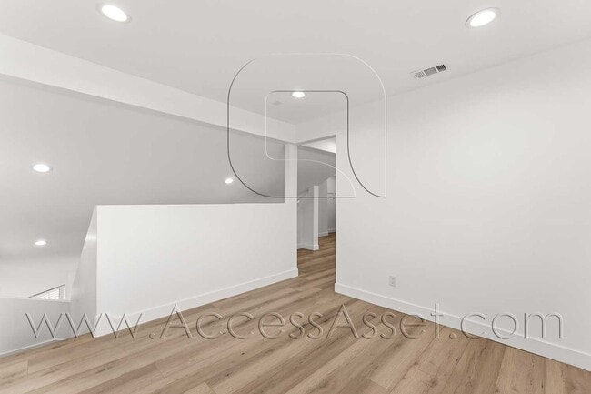 Building Photo - 10946 Thrush Dr