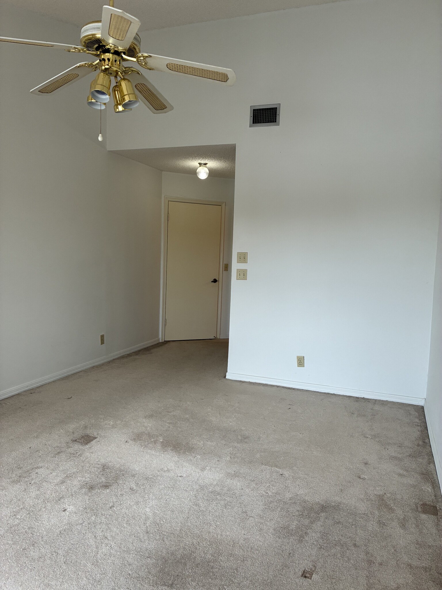 Master Bedroom - 3226 Laurel Oaks Ln
