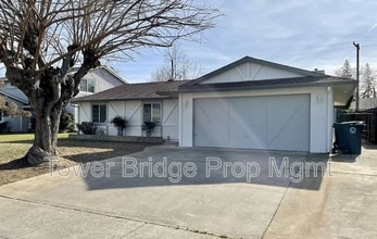 Building Photo - 10666 Van Stralen Way