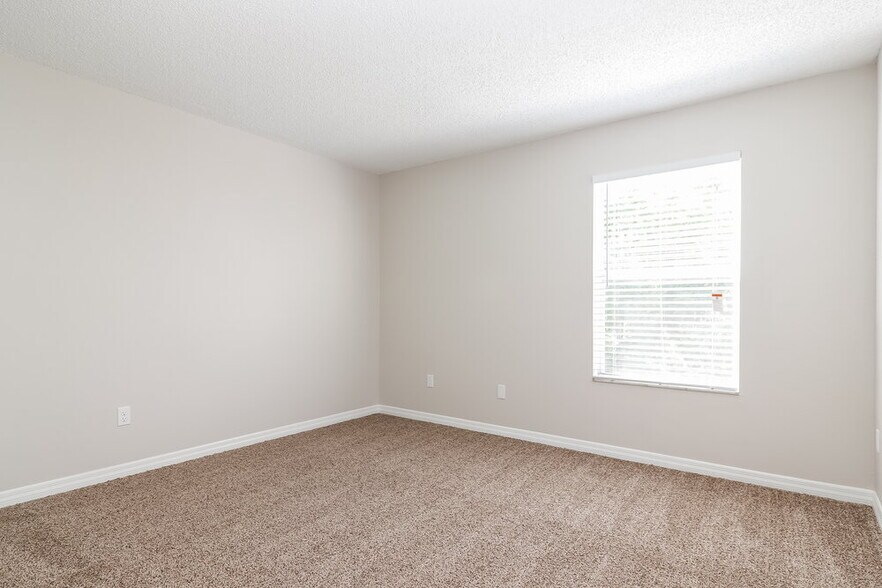 Building Photo - 2332 Flamingo Lakes Dr