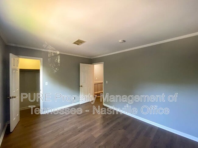 Building Photo - 517 Brentwood Pointe