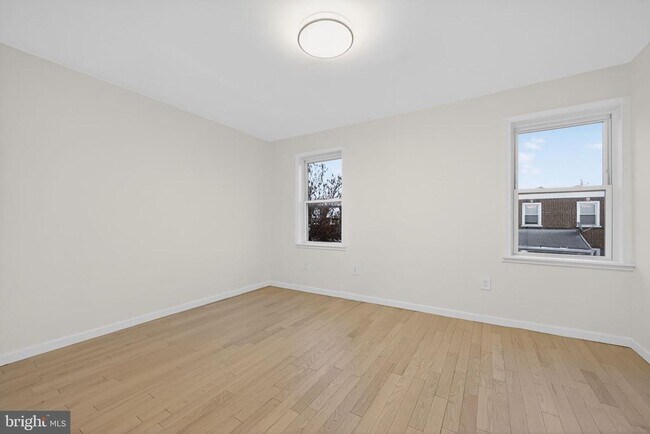 Building Photo - 2710 S Fairhill St