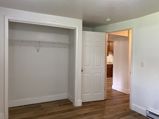 Building Photo - 2 Bed 1 Bath Duplex in Country Setting - NW Ft. Collins