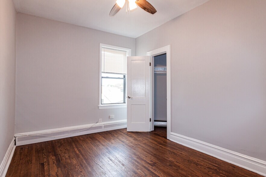 Building Photo - 3823 N Drake Ave