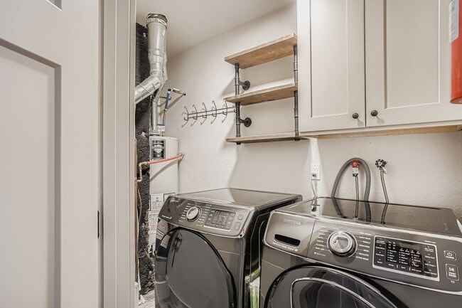 Building Photo - 13149 W Ohio Ave