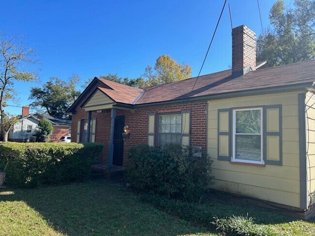Building Photo - Charming 3-bedroom, 1-bathroom home located in Columbus, GA