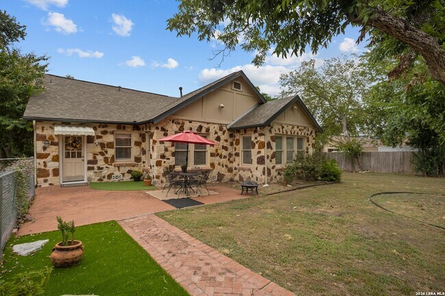 Building Photo - 144 Greenlawn Dr