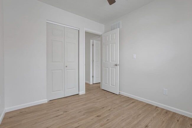 Building Photo - 8408 Covered Wagon Ct