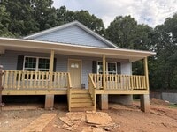 Building Photo - 9 Woodgreen Dr