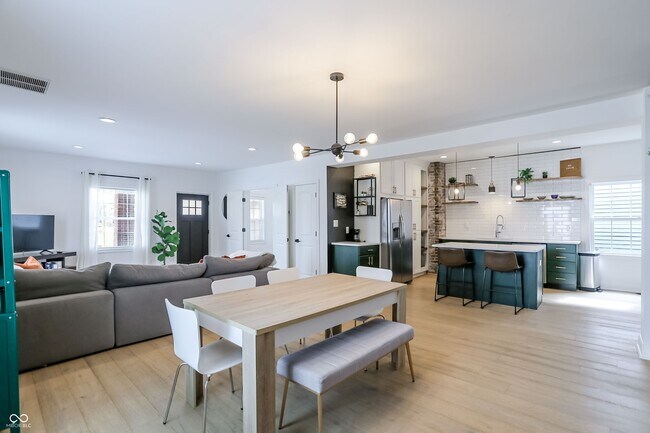 Building Photo - 1306 S East St