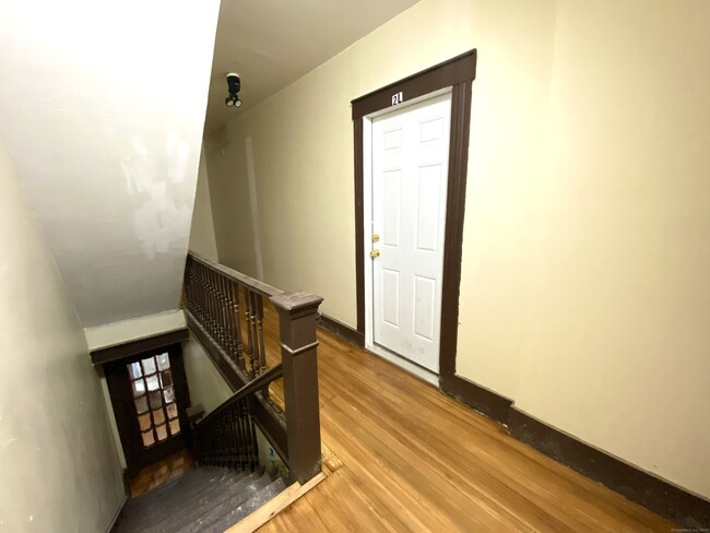 Building Photo - 93 Hillside Ave