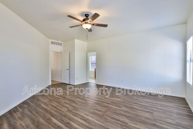 Building Photo - 2736 W Mineral Butte Dr