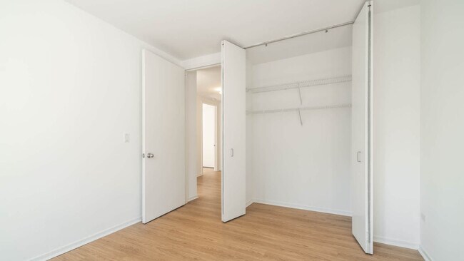 Building Photo - 305 W 50th St