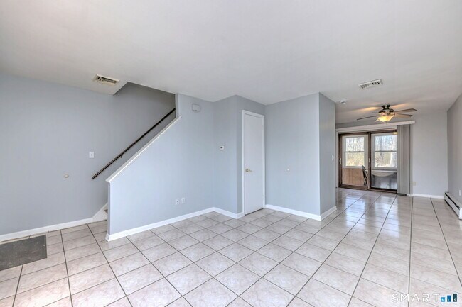 Building Photo - 1 Cora St