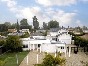 Building Photo - 13551 Hart St