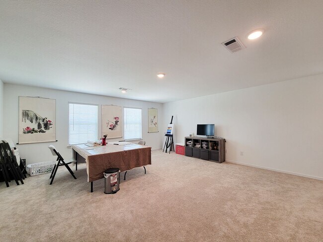 Building Photo - Ready to move in! The Granville floor plan...